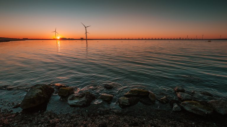 Argentina avanza hacia la energía undimotriz: un proyecto para aprovechar la fuerza de las olas